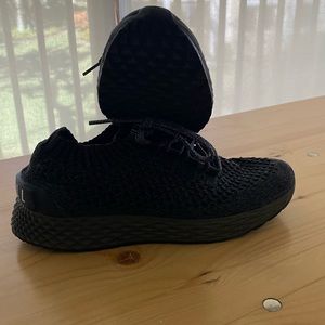 NOBULL RUNNER MENS SIZE 9.5 OTU